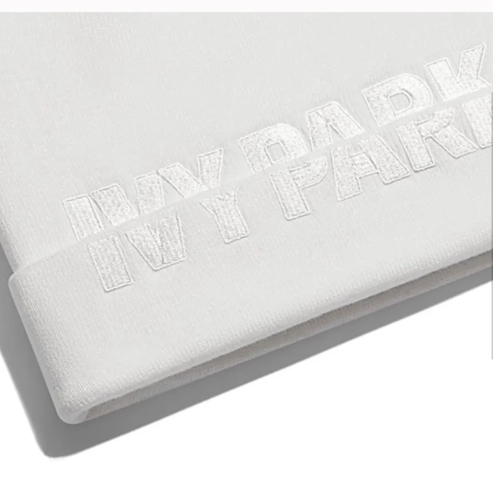 🎉 HP 🎉 🆕 IVY PARK x adidas Icy Park Cut Off Logo Beanie - Picture 3 of 10
